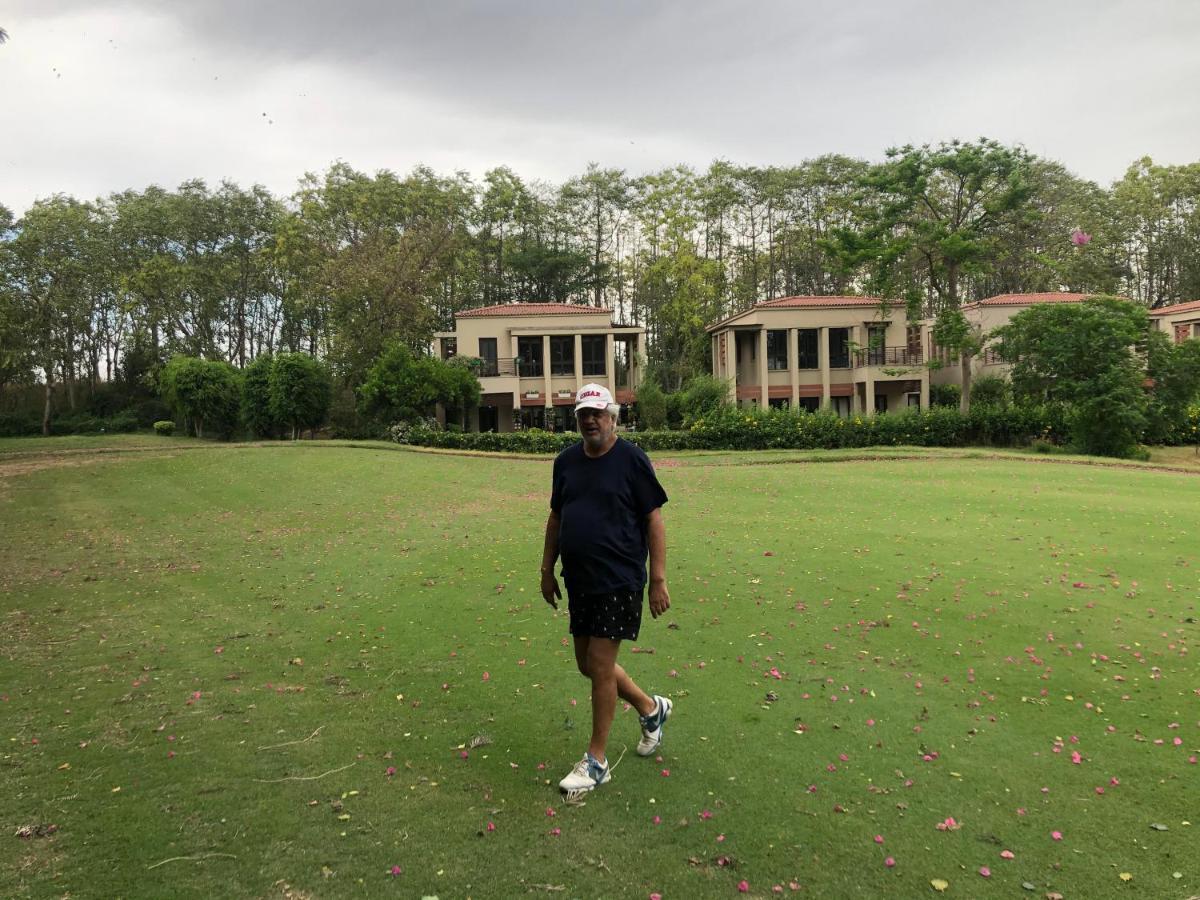 Villa At Tarudhan Valley Golf Resort Manesar Extérieur photo